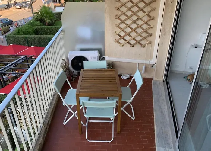 06At1 - Cosy Seaside Studio In An Ideal Location