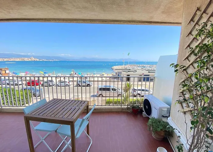 06At1 - Cosy Seaside Studio In An Ideal Location